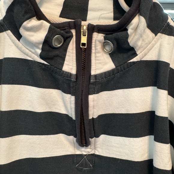 Striped Black and White kids Pullover Size 8/9 NWOT - Picture 3 of 5